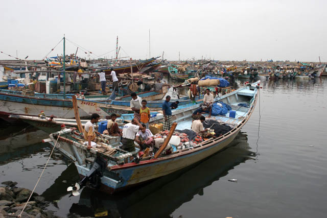 Preparing for sail. Fish harbor at the edge of Al-Hudayda town. Yemen.